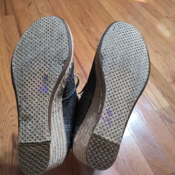 Toms laced espadrille wedges, size 7.5, gray 🩶 - Picture 9 of 11